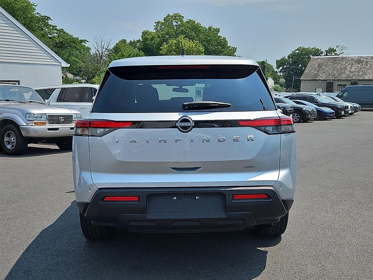 Nissan Pathfinder S 4WD 2025