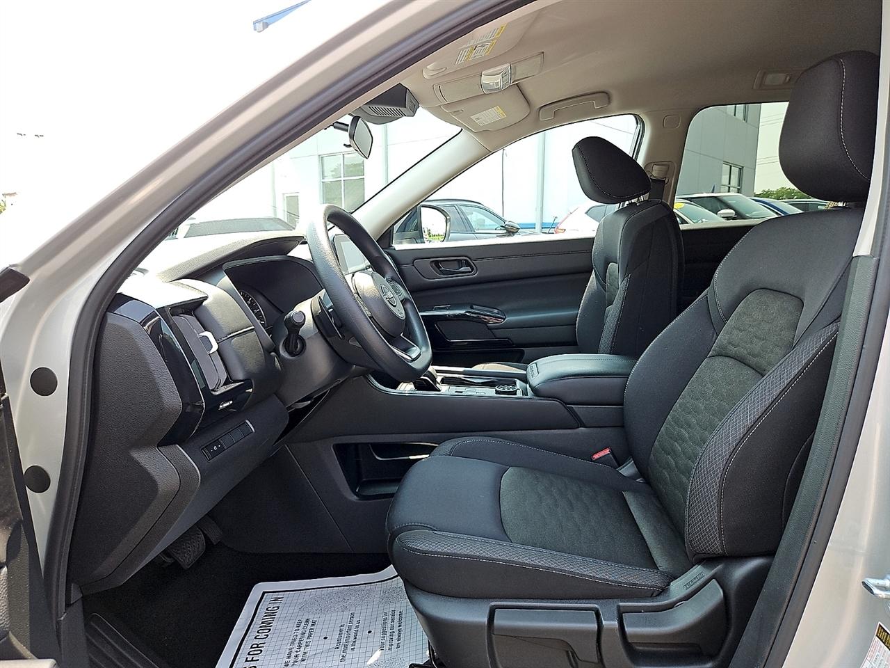 Nissan Pathfinder S 4WD 2025