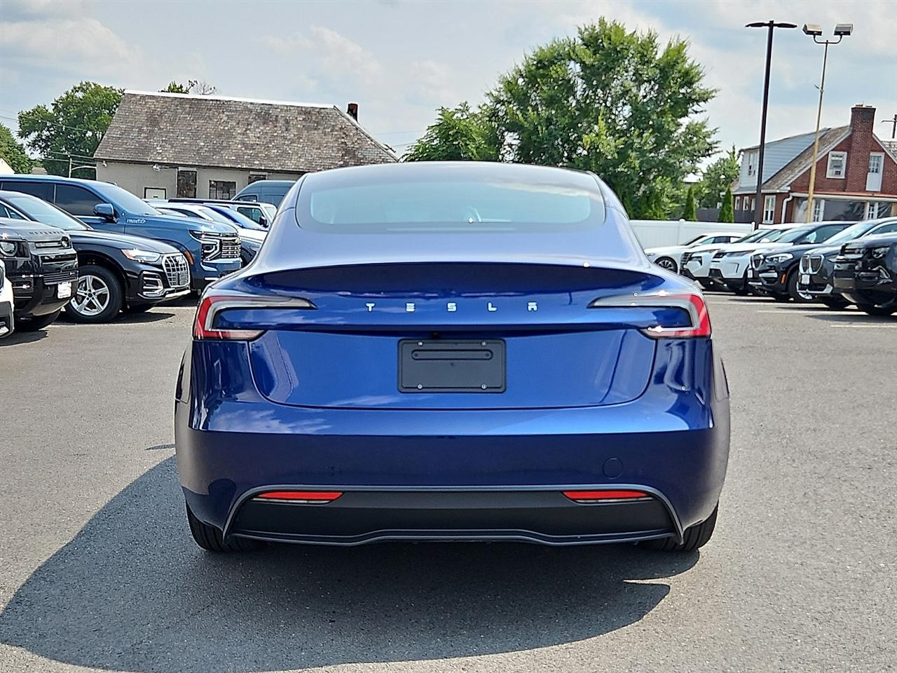 Tesla Model 3  2025