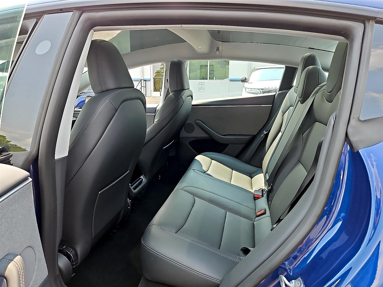 Tesla Model 3  2025