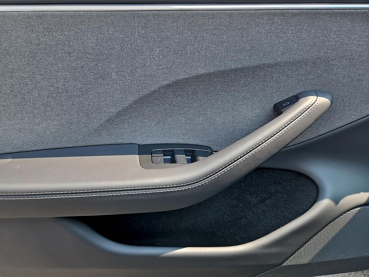Tesla Model 3  2025