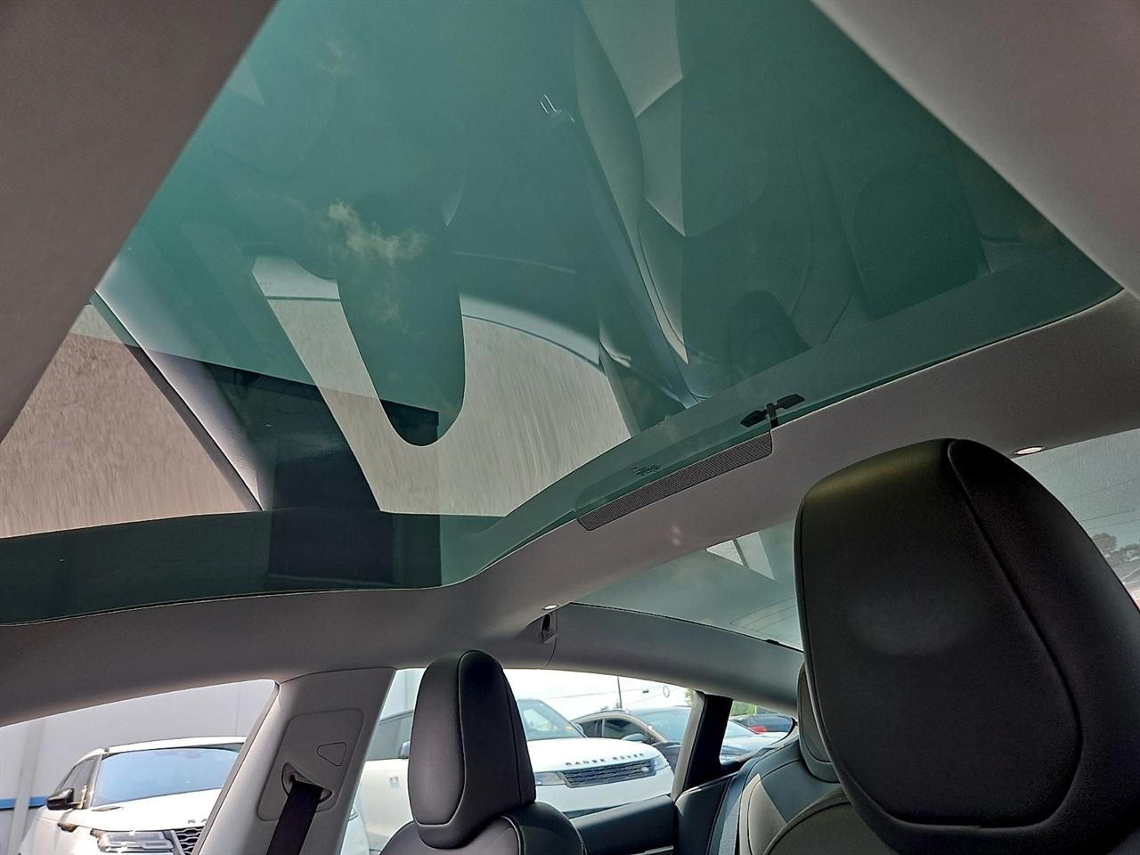 Tesla Model 3  2025