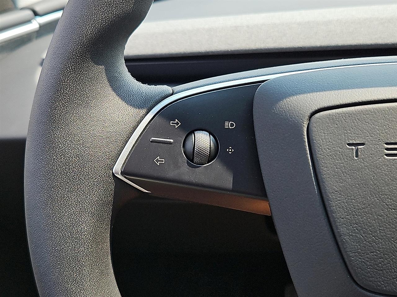 Tesla Model 3  2025