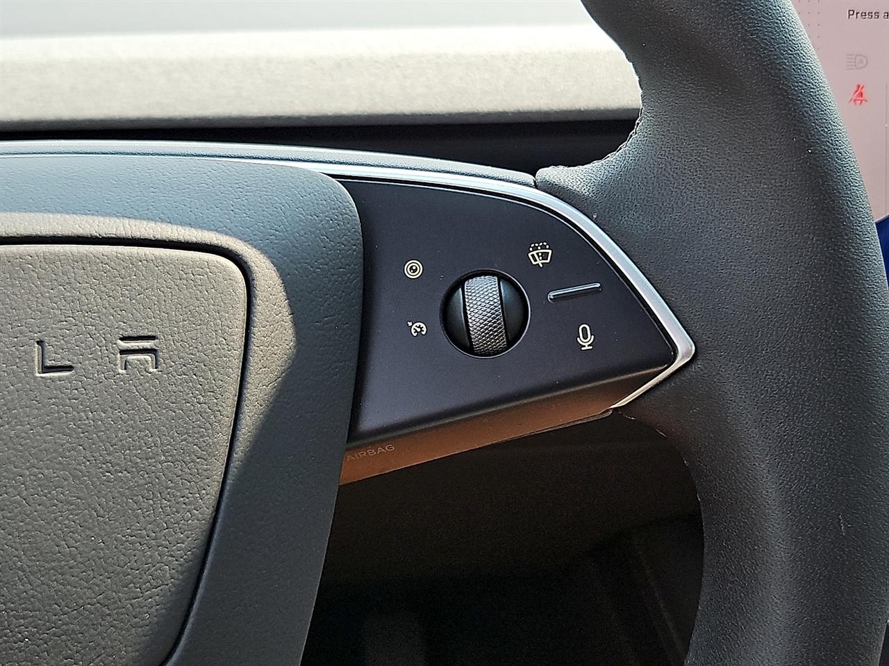 Tesla Model 3  2025
