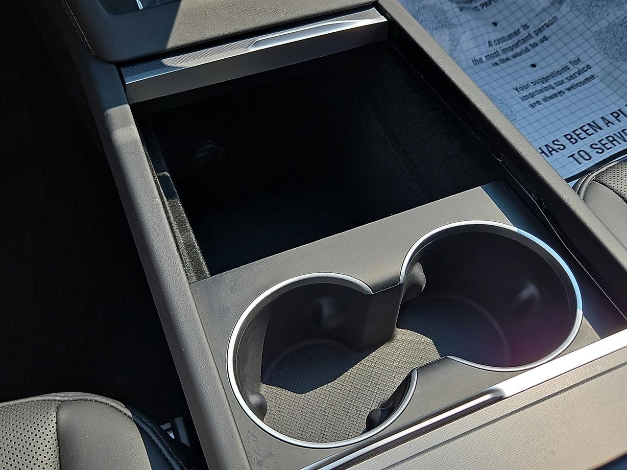 Tesla Model 3  2025