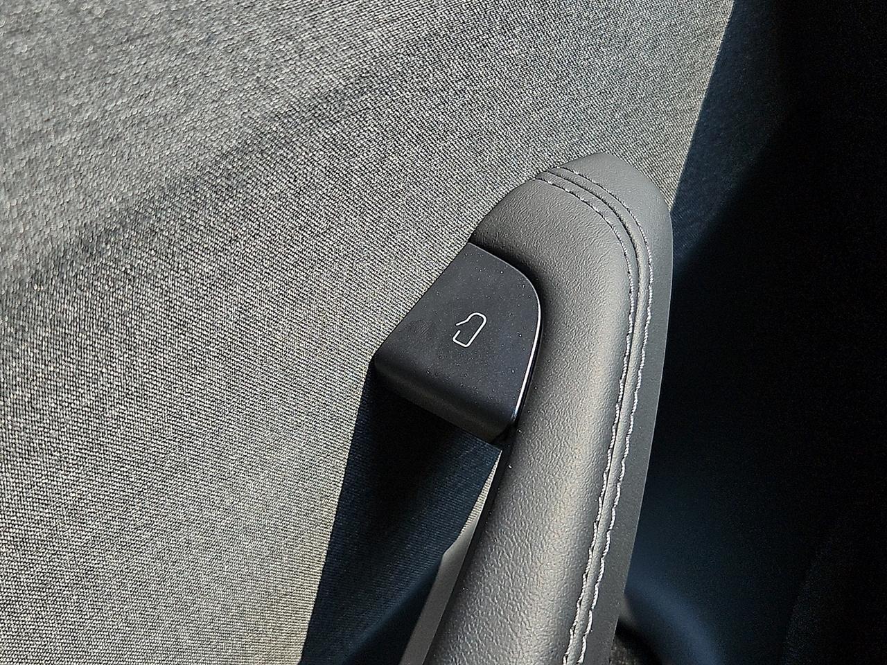Tesla Model 3  2025