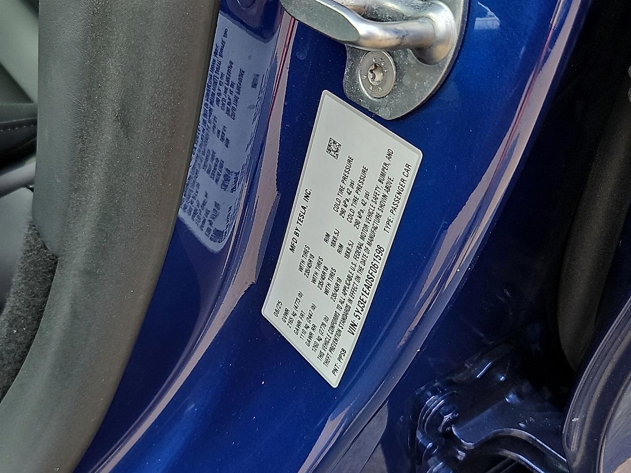 Tesla Model 3  2025