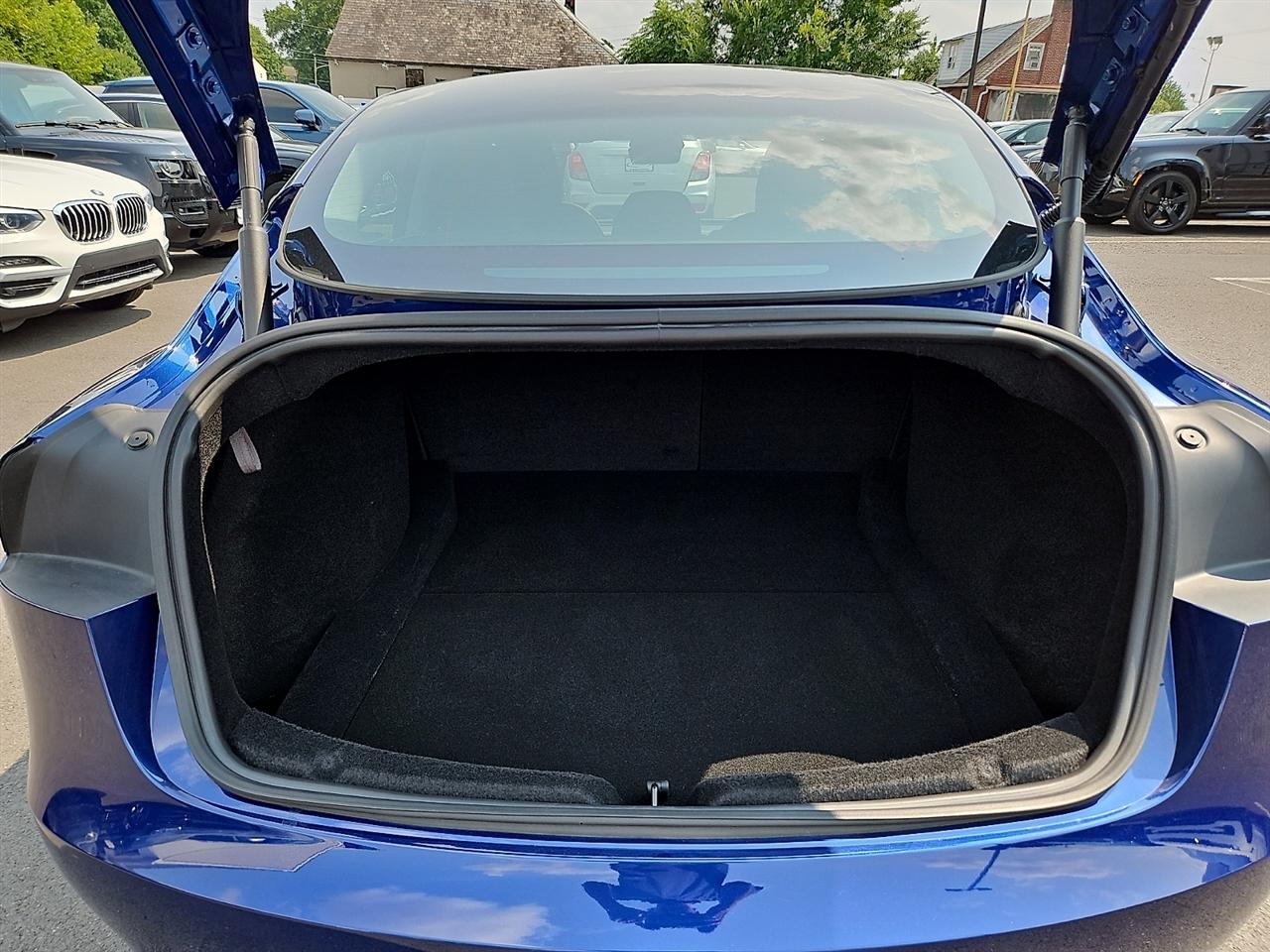 Tesla Model 3  2025