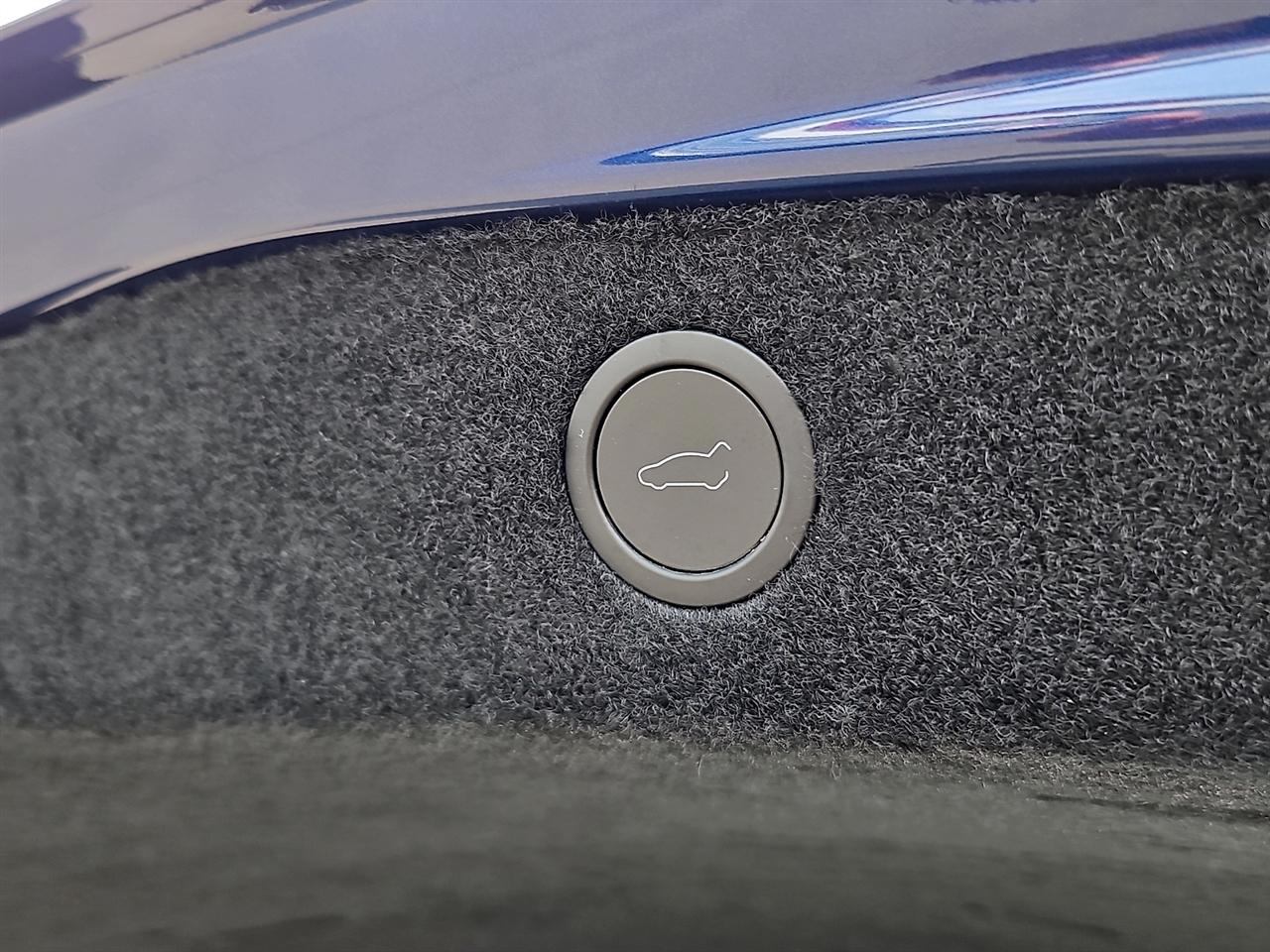 Tesla Model 3  2025