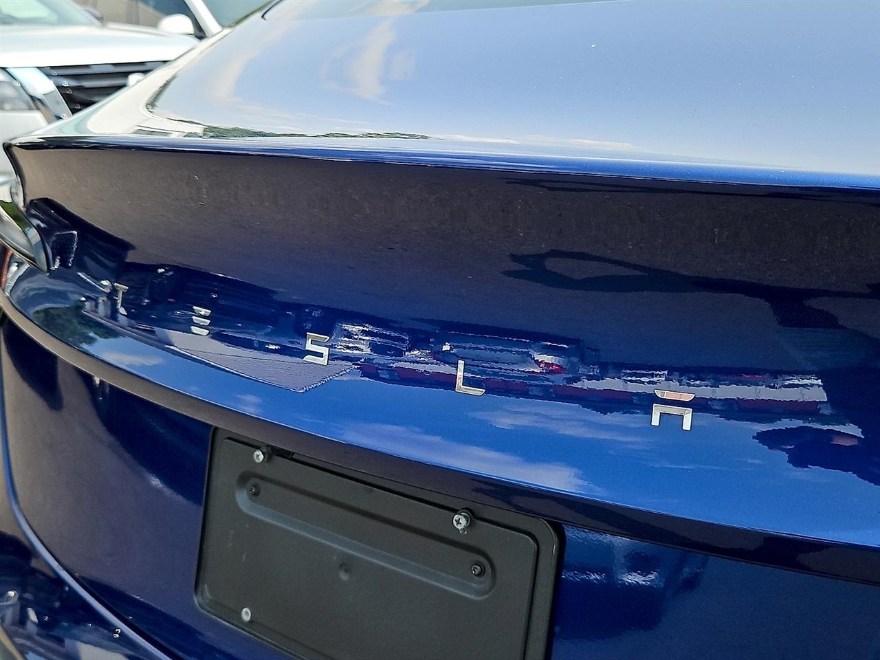 Tesla Model 3  2025
