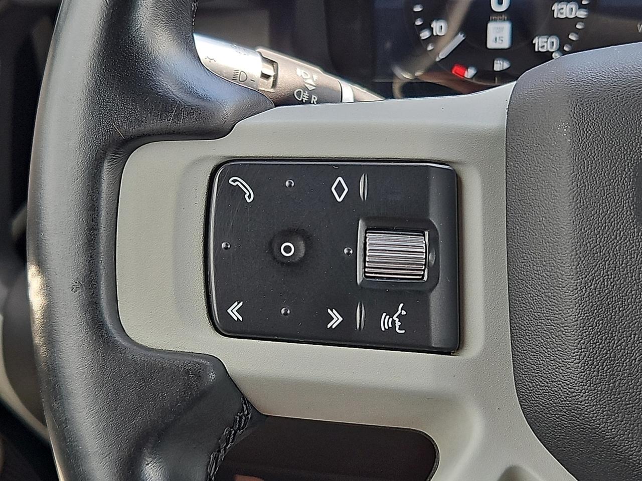 Land Rover Defender 90 X-Dynamic S AWD 2021