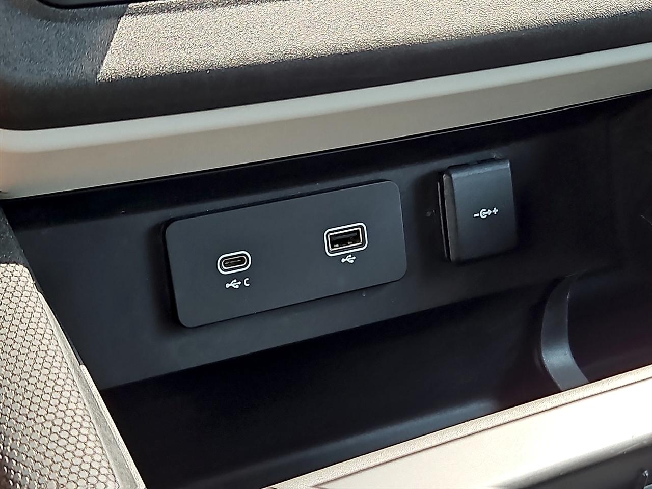 Land Rover Defender 90 X-Dynamic S AWD 2021