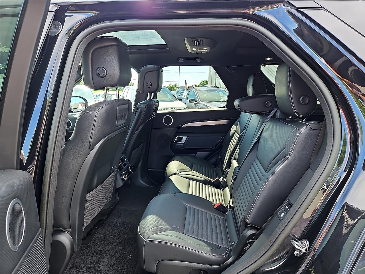 Land Rover Discovery P300 S R-Dynamic 2023