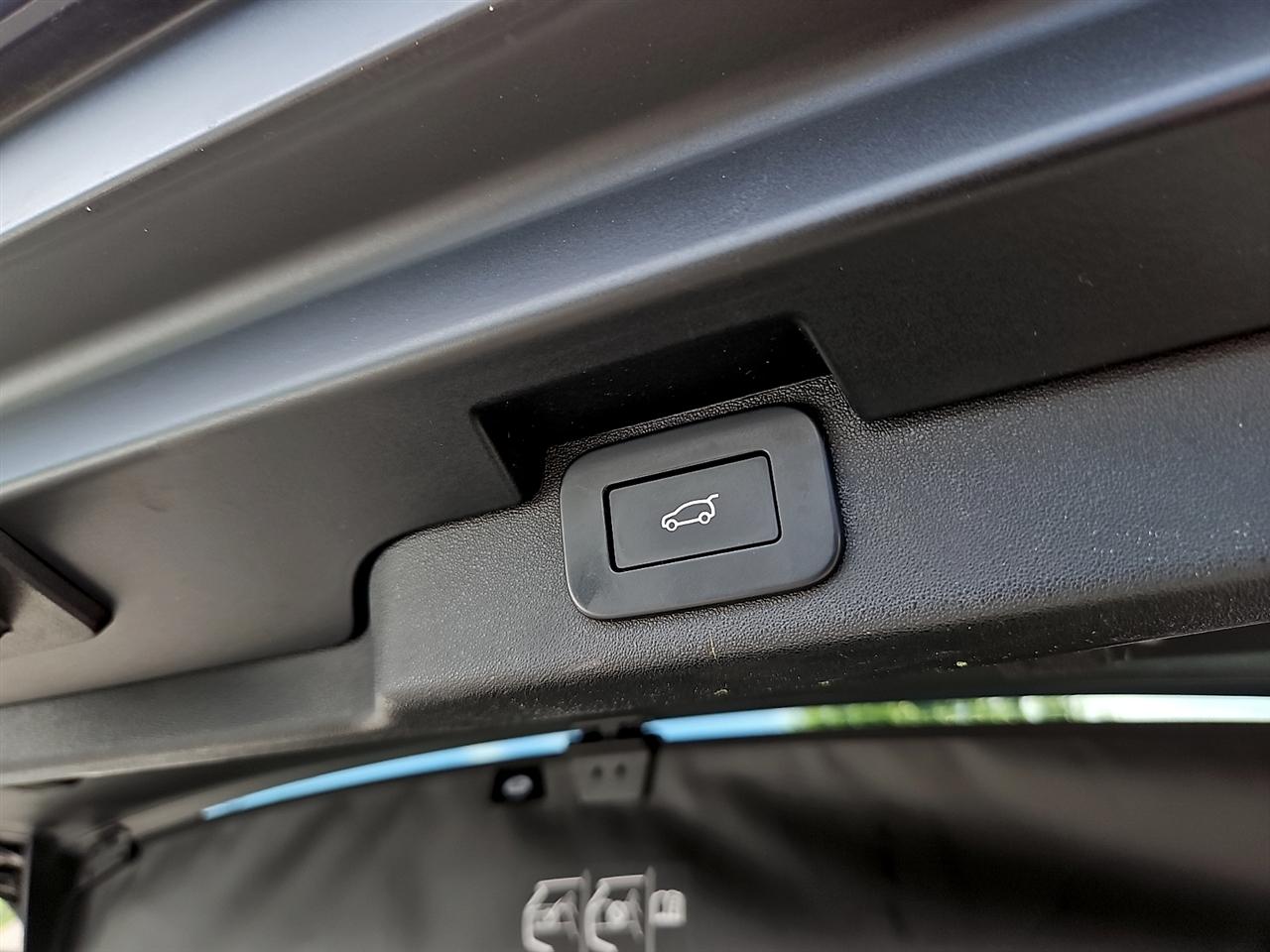 Land Rover Discovery P300 S R-Dynamic 2023