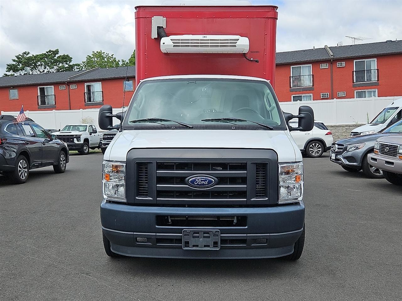 Ford E-Series Cutaway E-350 SRW 138" WB 2023
