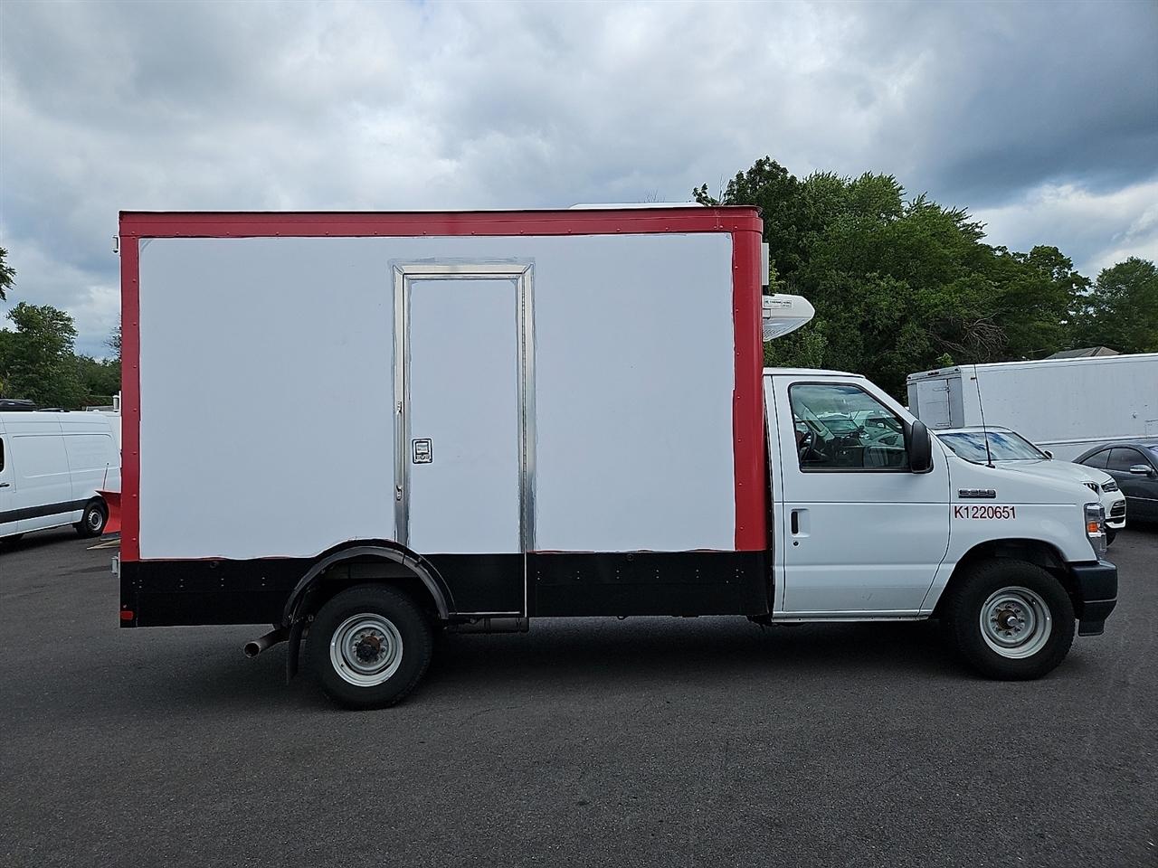 Ford E-Series Cutaway E-350 SRW 138" WB 2023