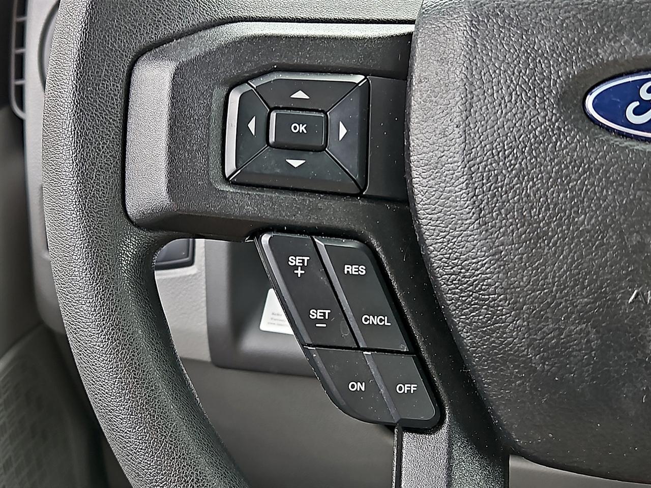 Ford E-Series Cutaway E-350 SRW 138" WB 2023
