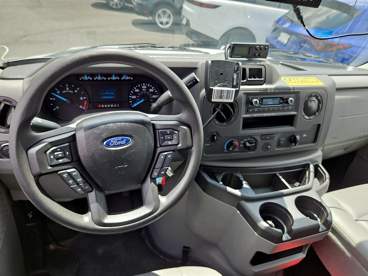 Ford E-Series Cutaway E-350 SRW 138" WB 2023