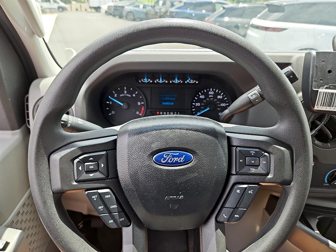 Ford E-Series Cutaway E-350 SRW 138" WB 2023