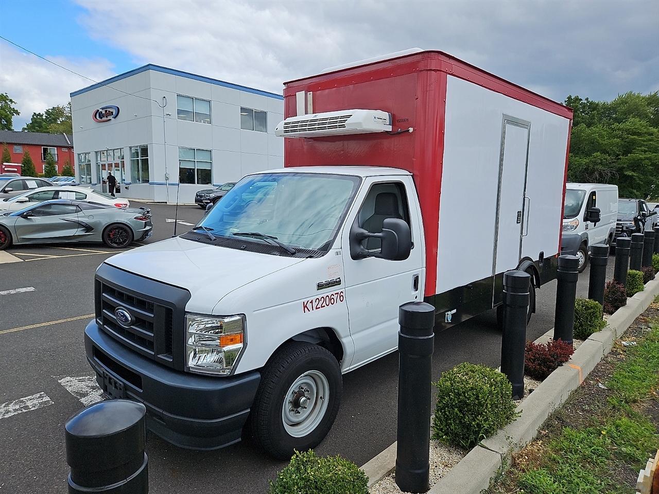 Ford E-Series Cutaway E-350 SRW 138" WB 2023