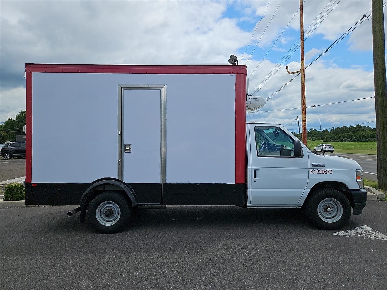 Ford E-Series Cutaway E-350 SRW 138" WB 2023