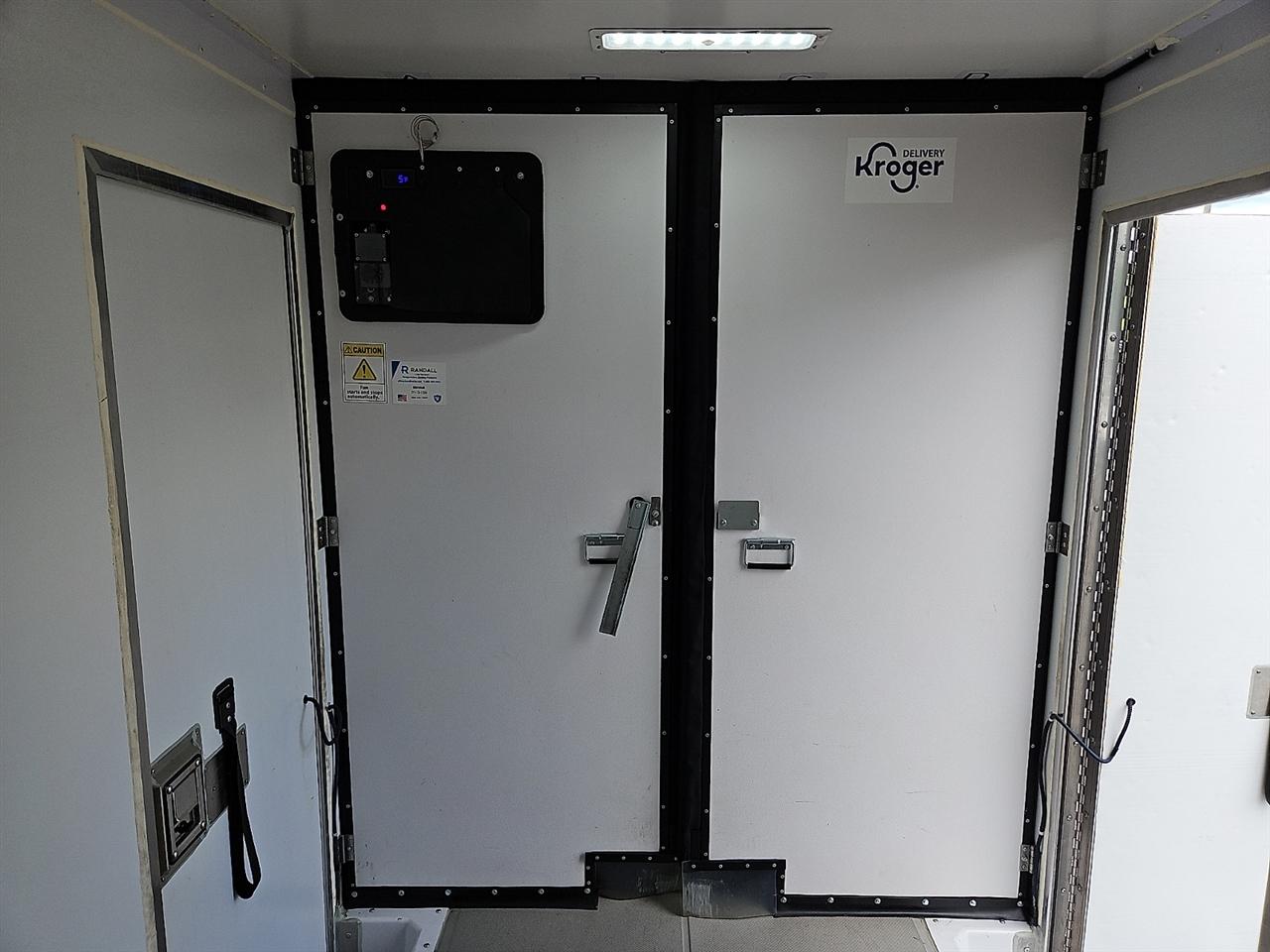 Ford E-Series Cutaway E-350 SRW 138" WB 2023