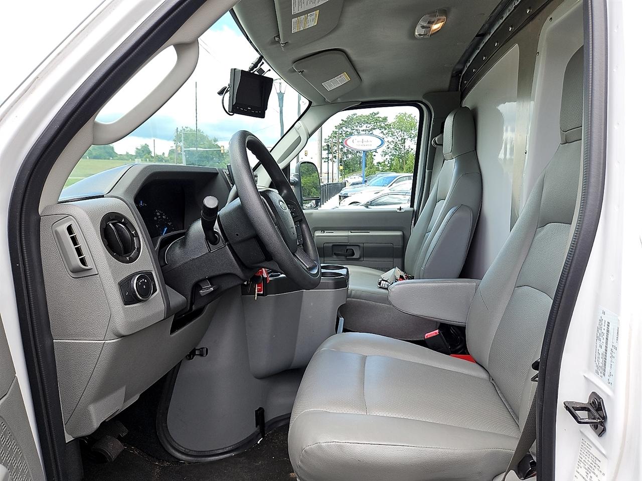 Ford E-Series Cutaway E-350 SRW 138" WB 2023