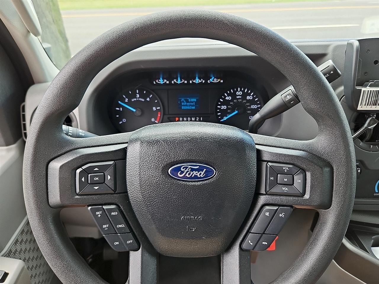 Ford E-Series Cutaway E-350 SRW 138" WB 2023
