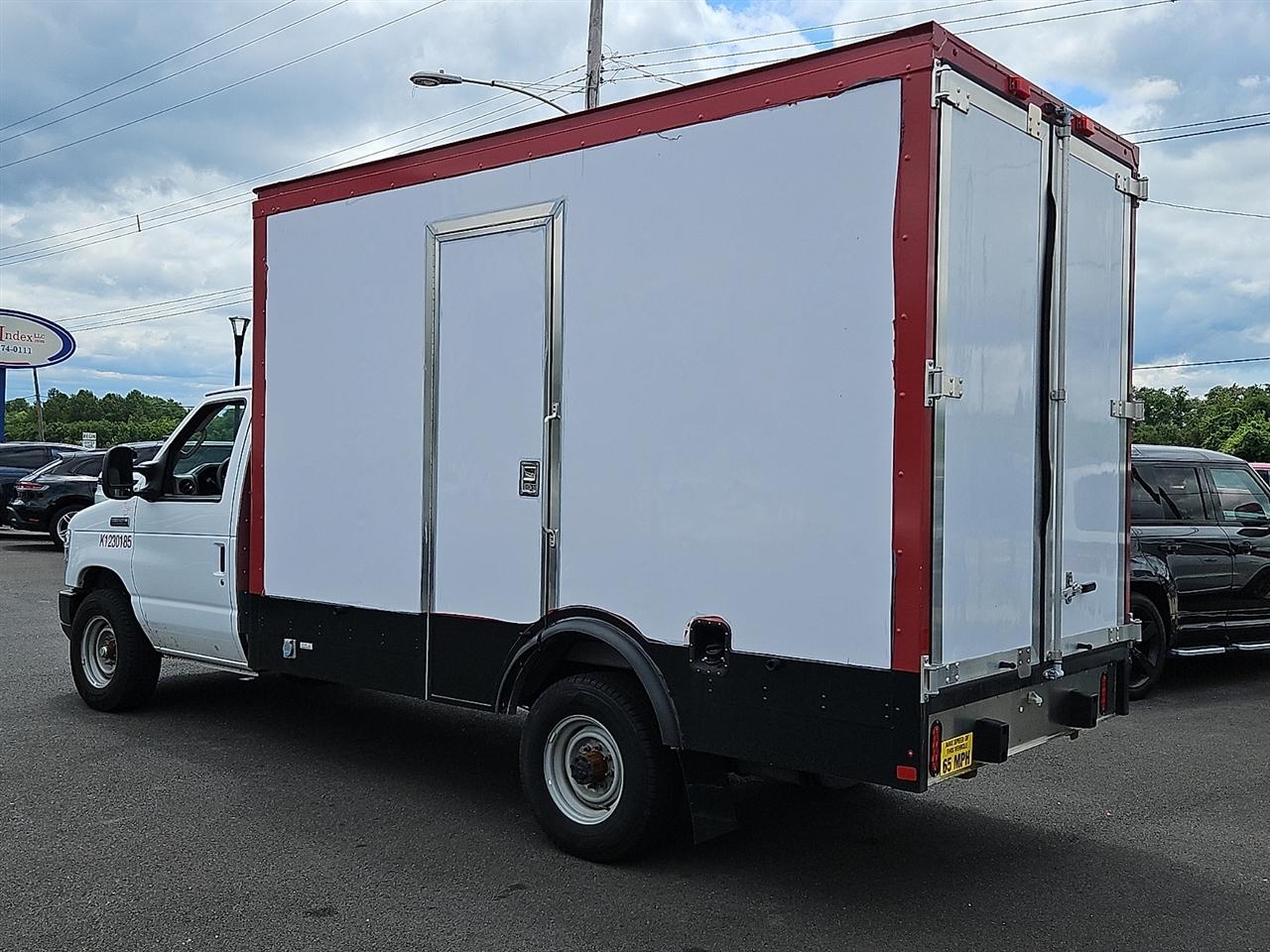 Ford E-Series Cutaway E-350 SRW 138" WB 2024