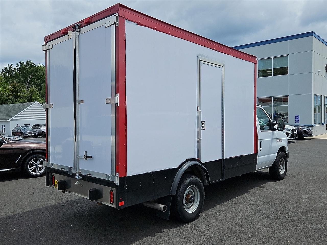 Ford E-Series Cutaway E-350 SRW 138" WB 2024