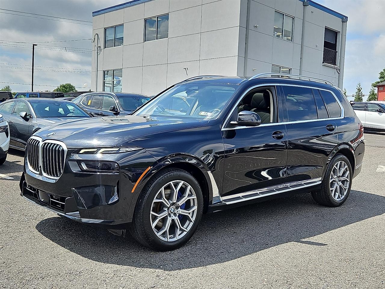BMW X7 xDrive40i Sports Activity Vehicle 2025