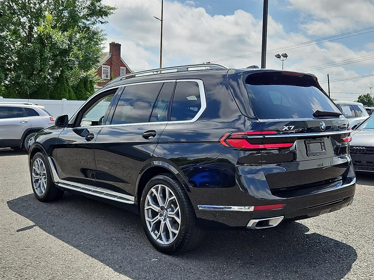 BMW X7 xDrive40i Sports Activity Vehicle 2025