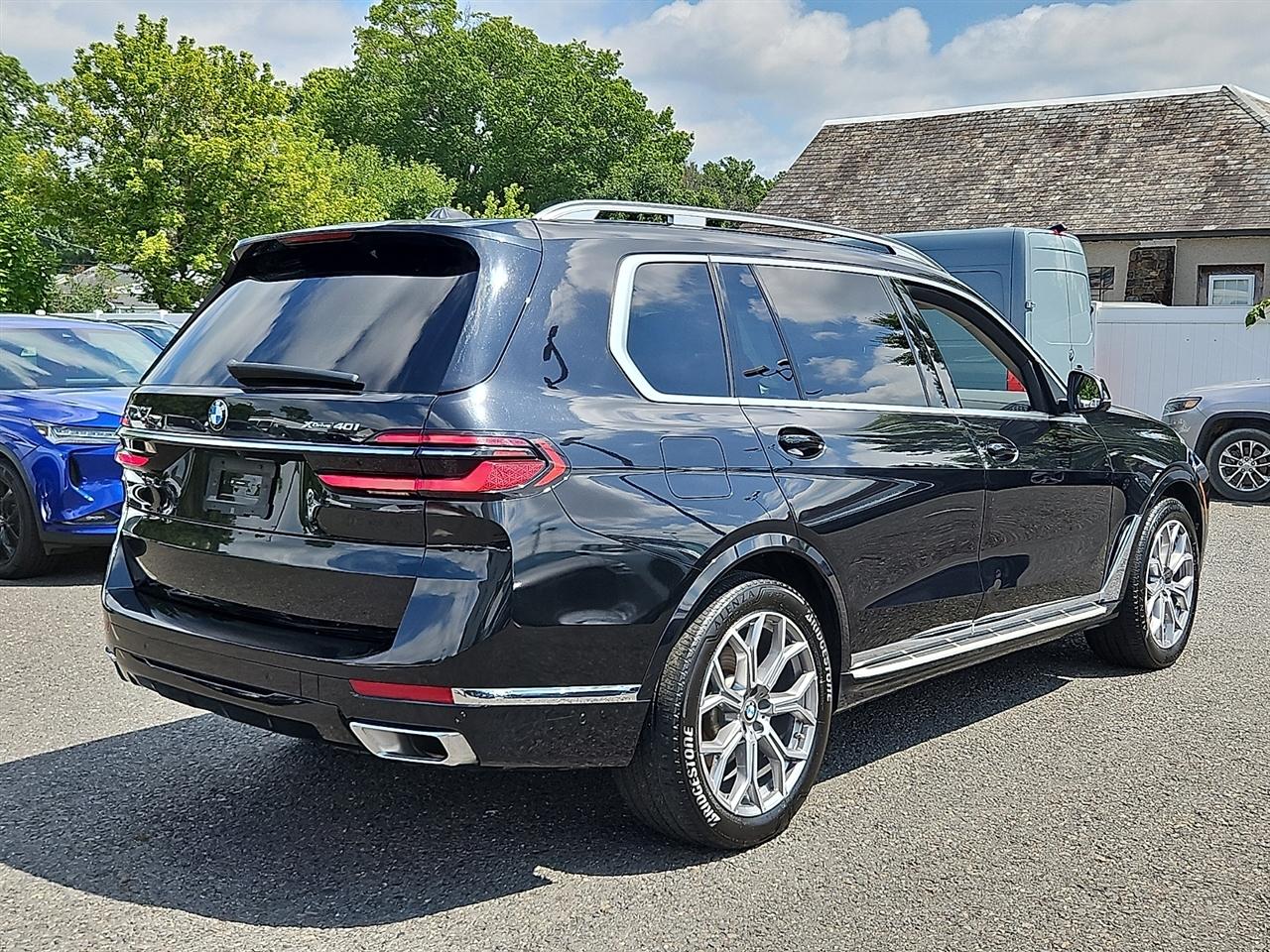BMW X7 xDrive40i Sports Activity Vehicle 2025