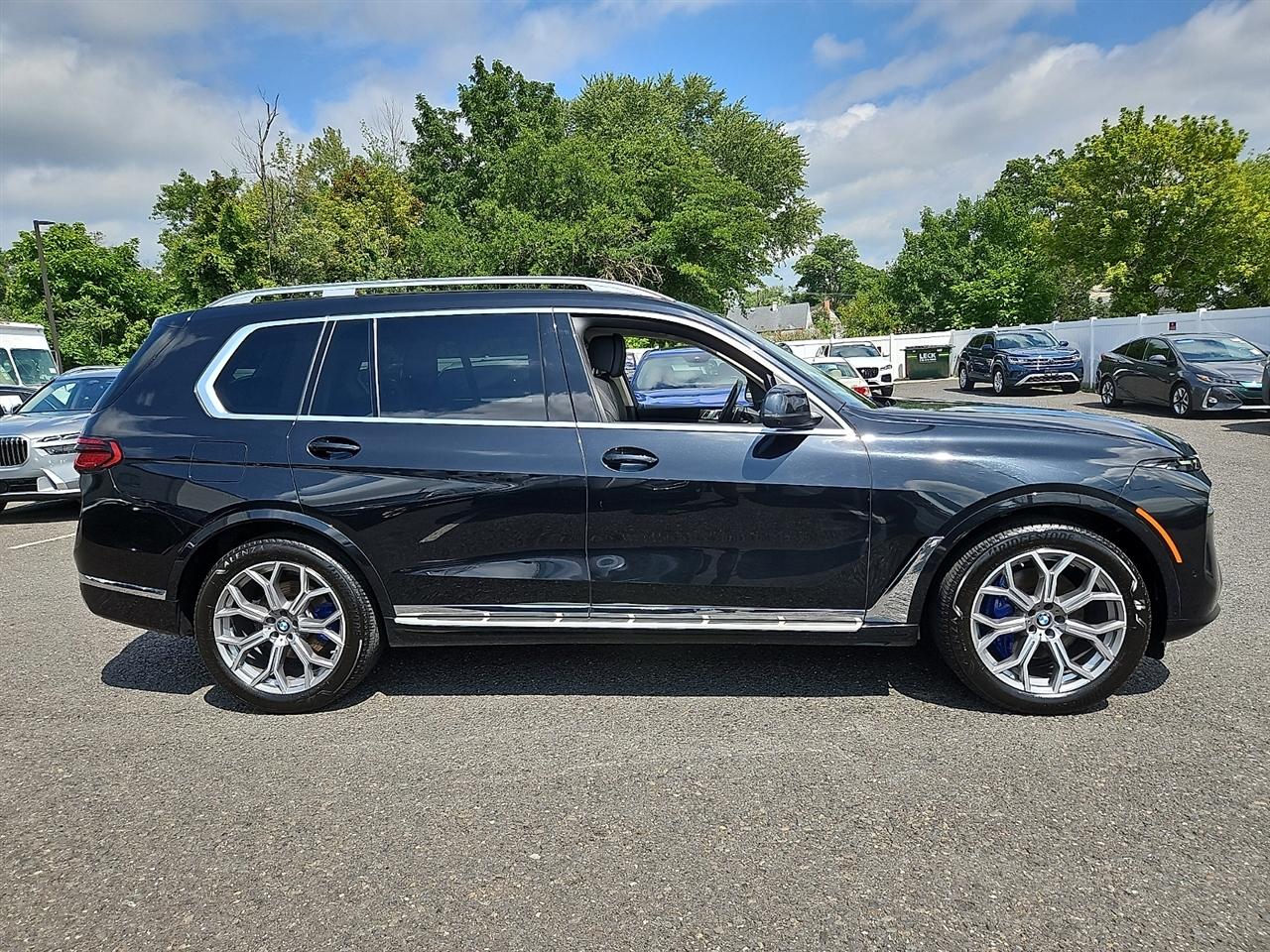 BMW X7 xDrive40i Sports Activity Vehicle 2025