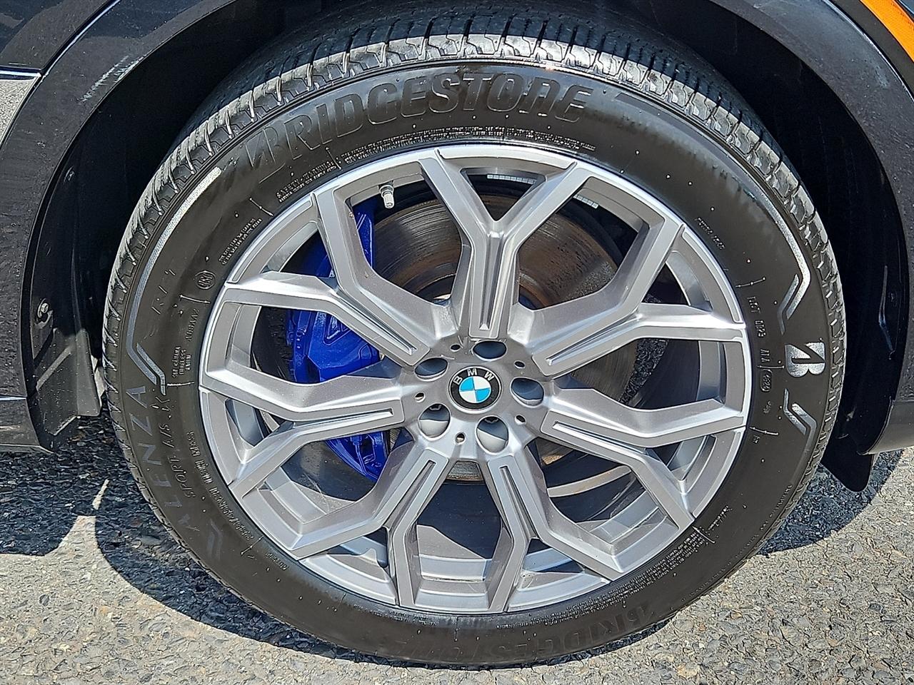 BMW X7 xDrive40i Sports Activity Vehicle 2025
