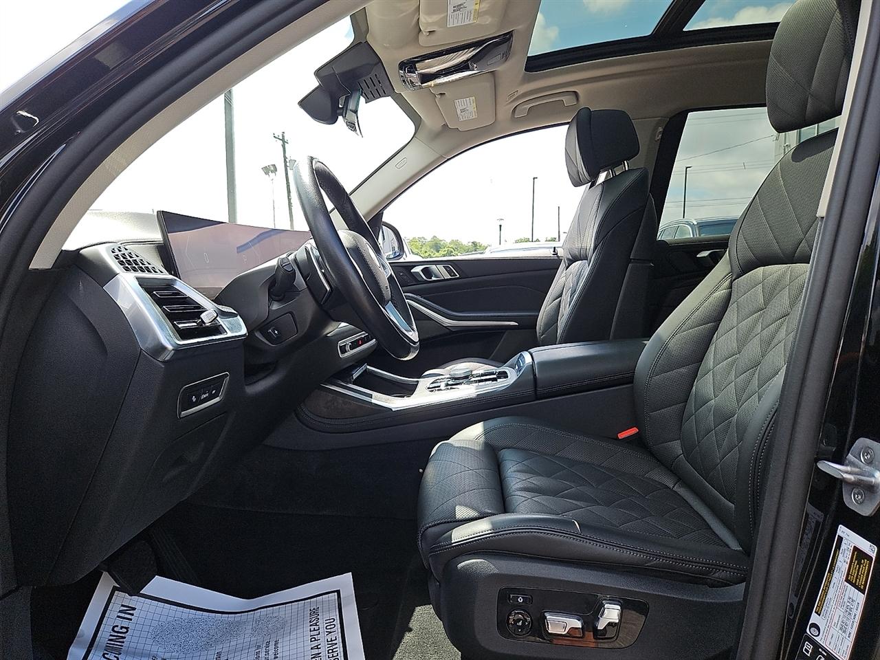 BMW X7 xDrive40i Sports Activity Vehicle 2025