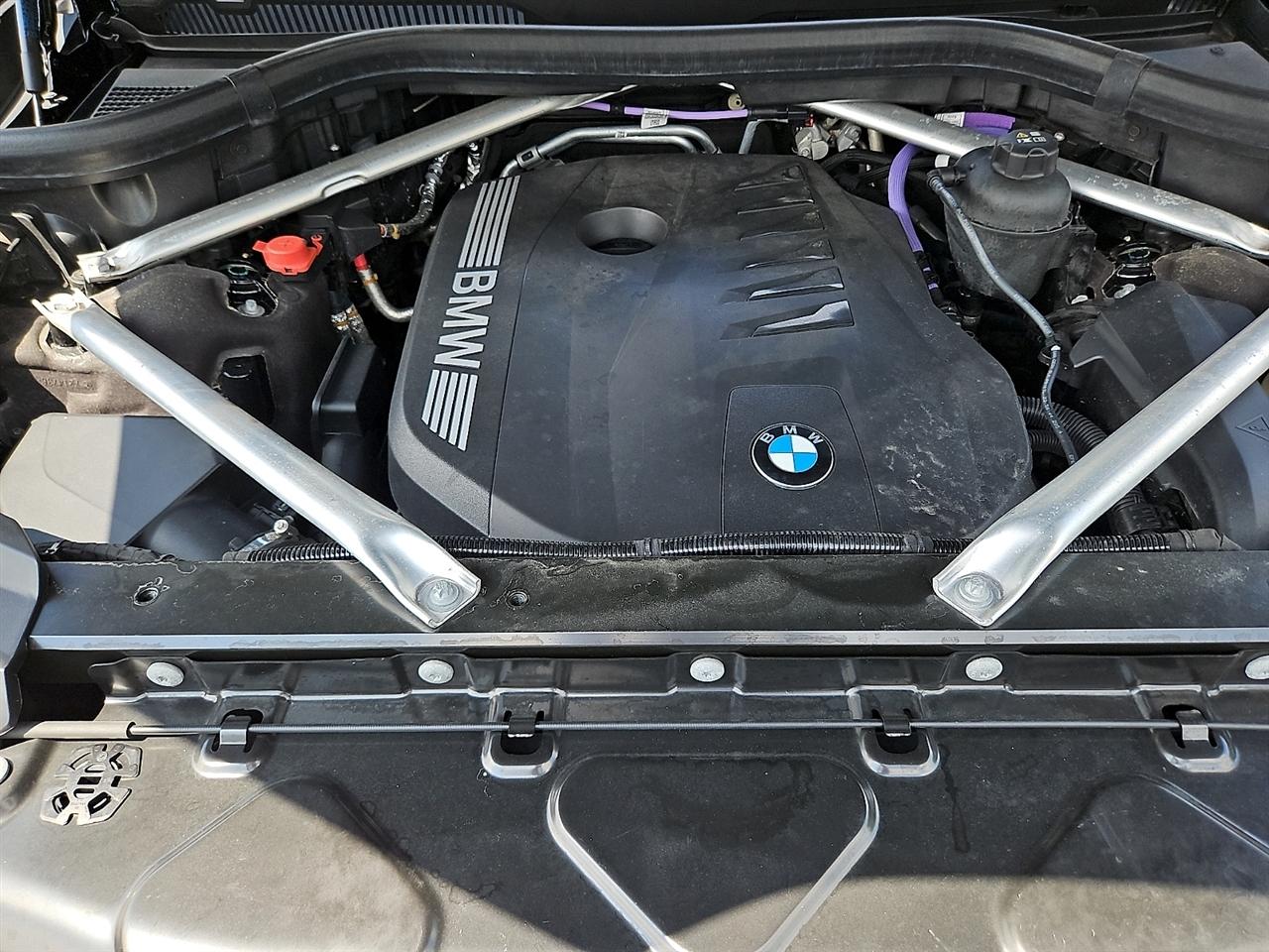 BMW X7 xDrive40i Sports Activity Vehicle 2025