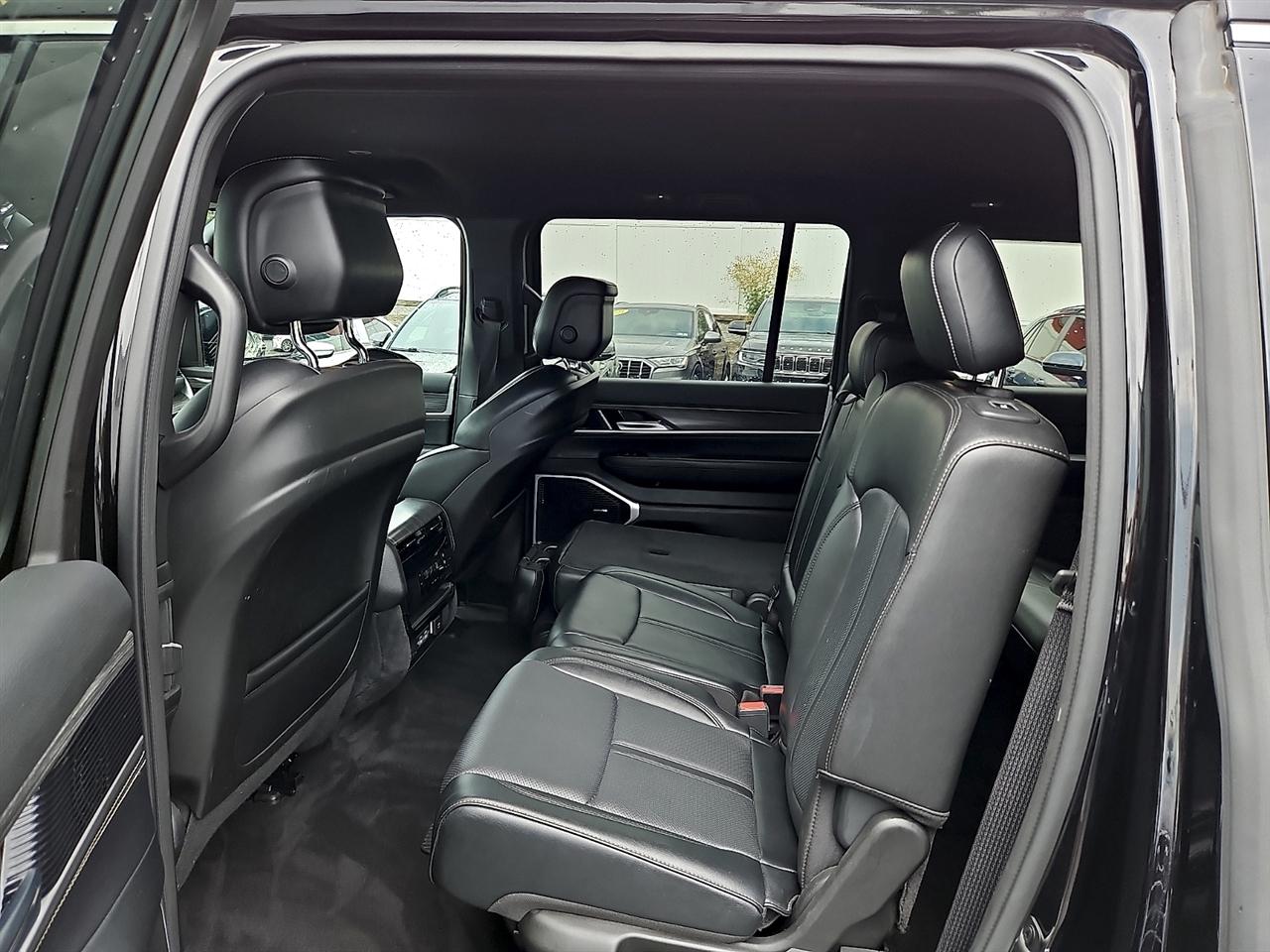 Jeep Wagoneer Series II 4x2 2024