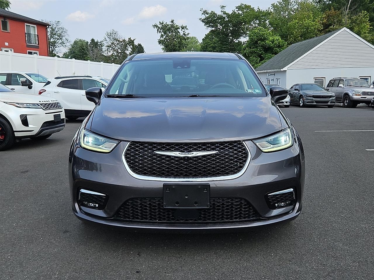 Chrysler Pacifica Touring L FWD 2023
