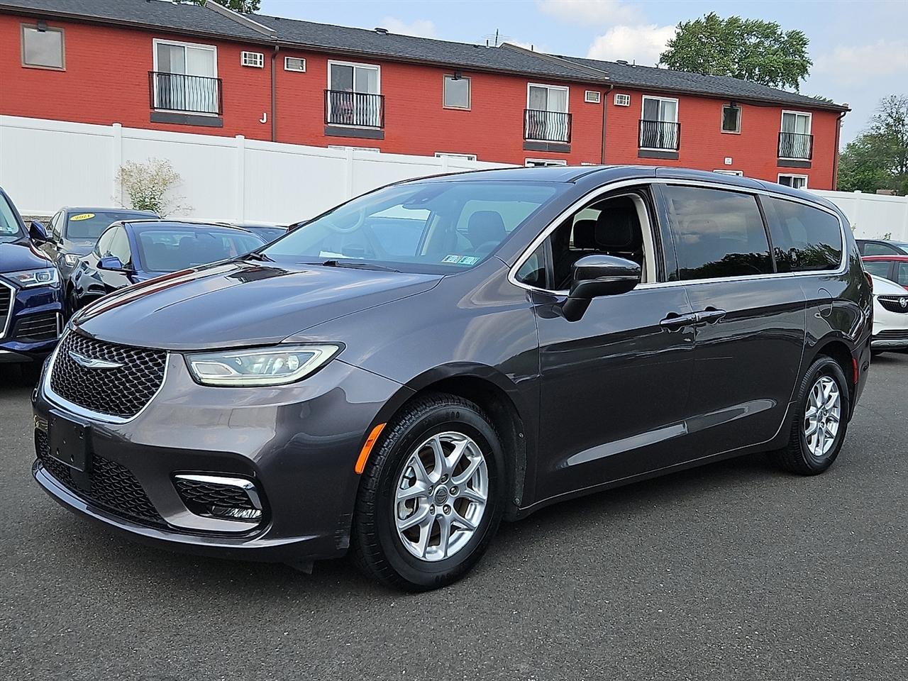 Chrysler Pacifica Touring L FWD 2023