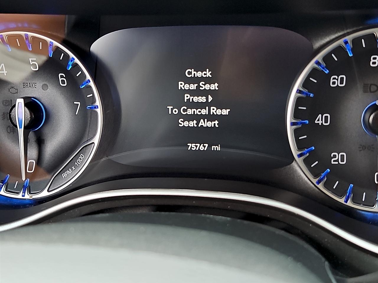 Chrysler Pacifica Touring L FWD 2023