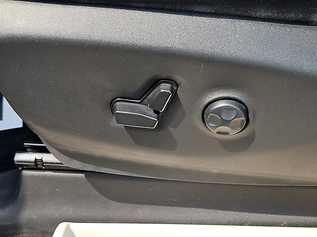 Chrysler Pacifica Touring L FWD 2023