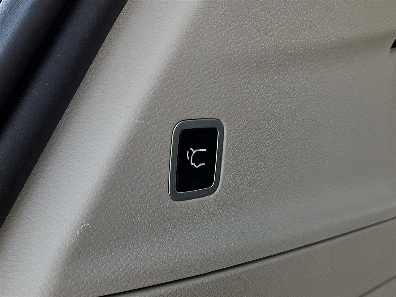 Chrysler Pacifica Touring L FWD 2023