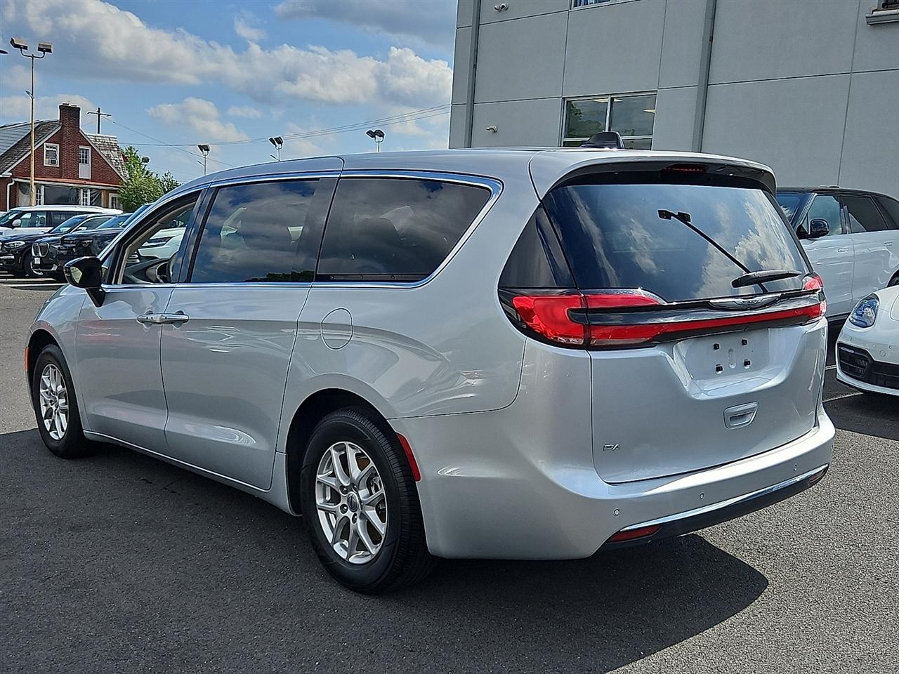 Chrysler Pacifica Touring L FWD 2024