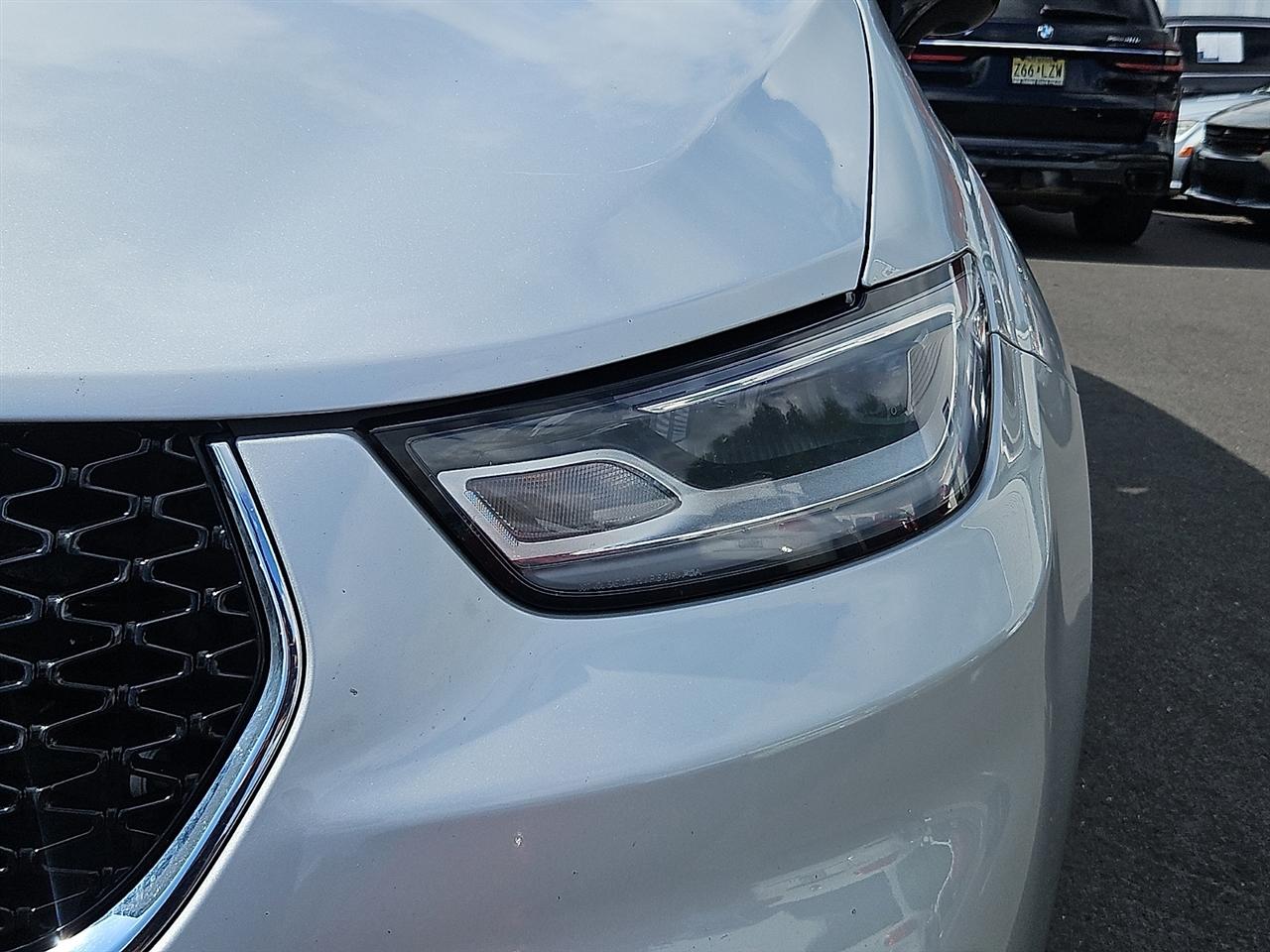 Chrysler Pacifica Touring L FWD 2024