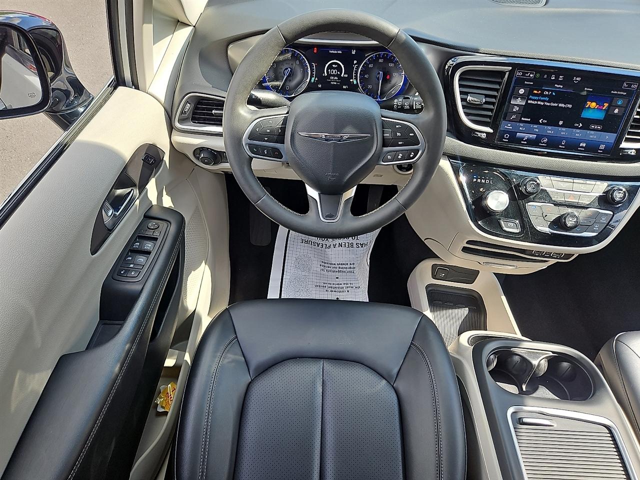 Chrysler Pacifica Touring L FWD 2024