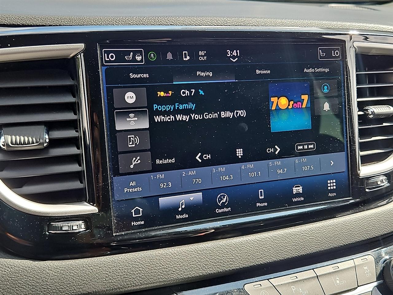 Chrysler Pacifica Touring L FWD 2024