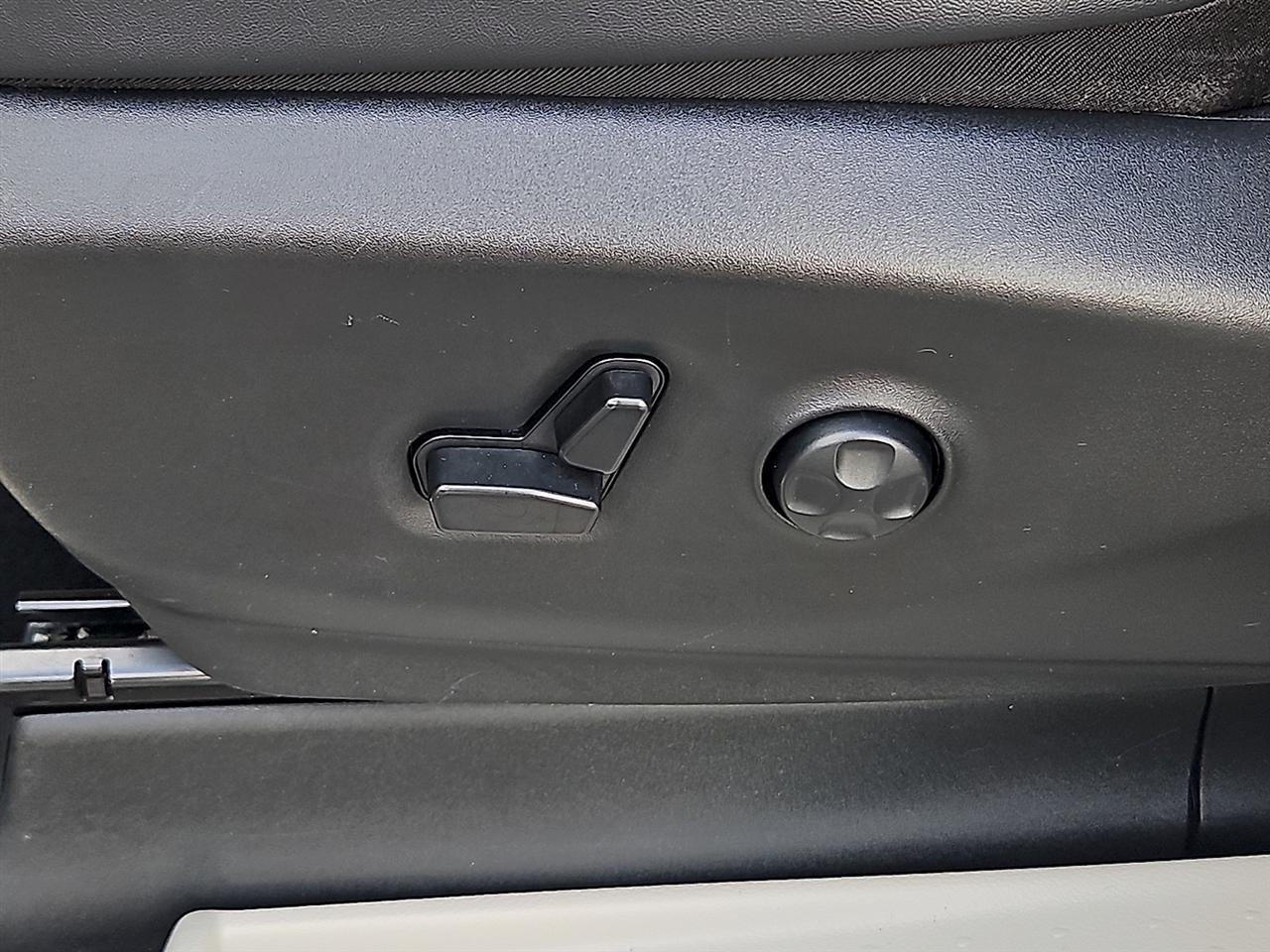 Chrysler Pacifica Touring L FWD 2024