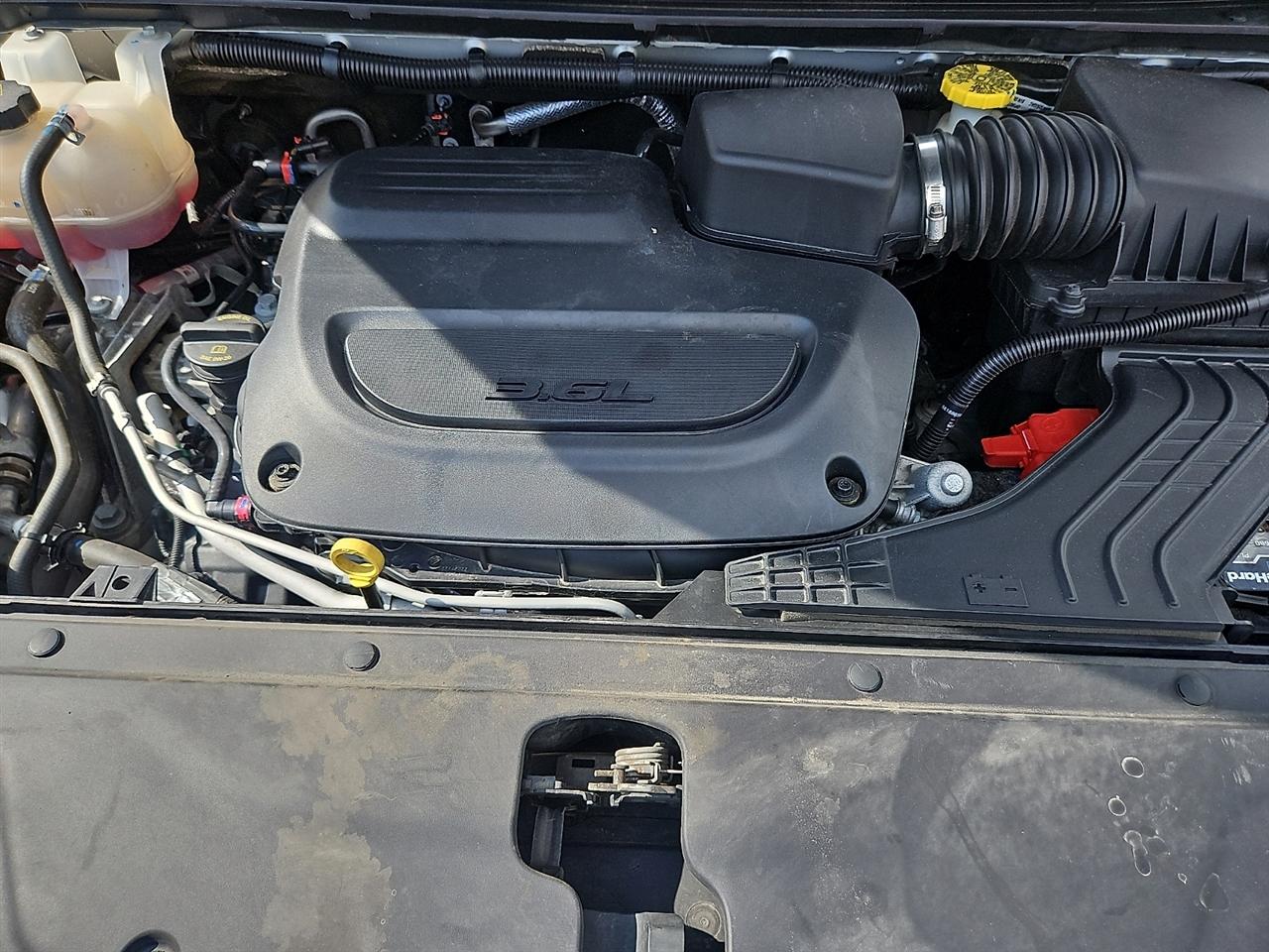 Chrysler Pacifica Touring L FWD 2024