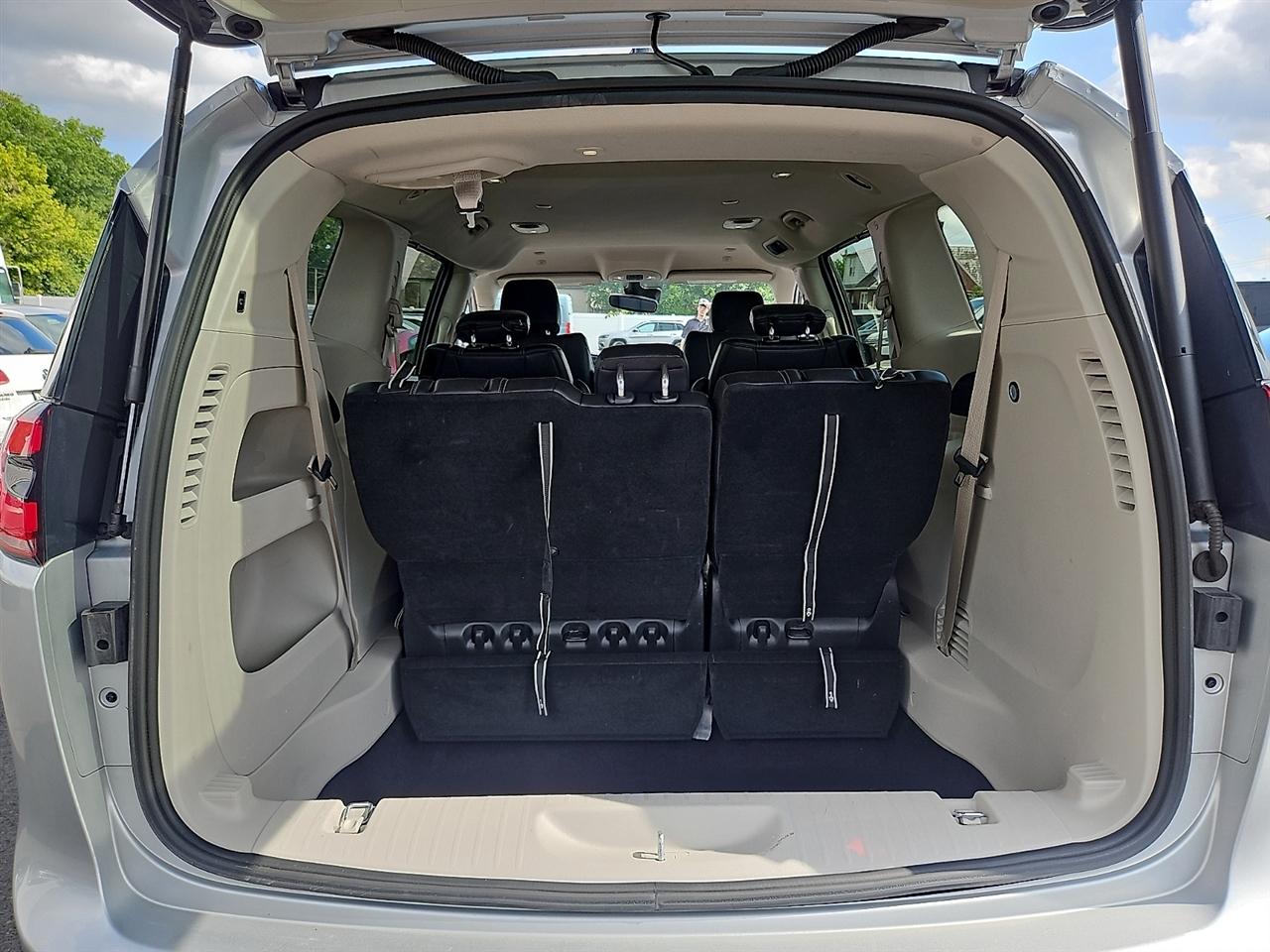 Chrysler Pacifica Touring L FWD 2024